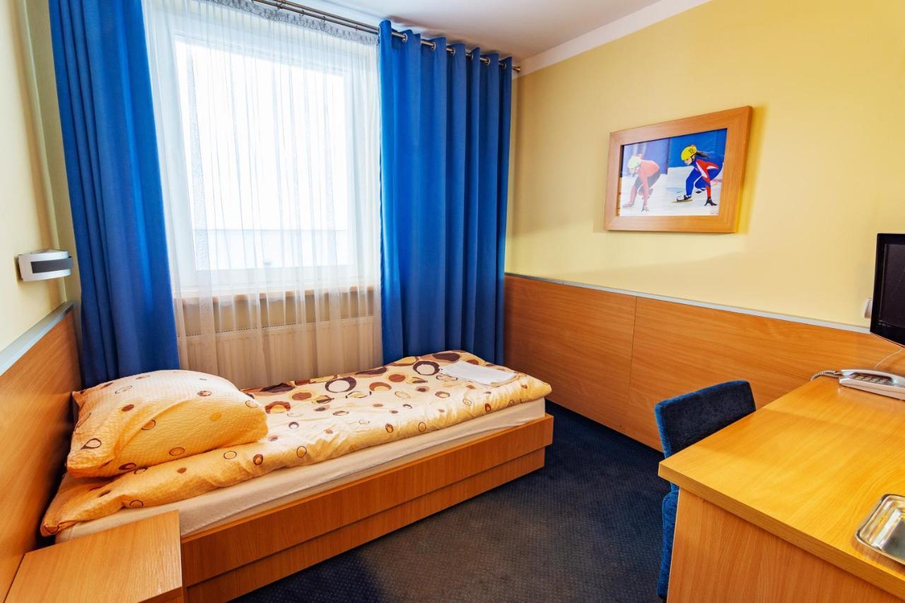 Dom Sportowca Blonie - Mosir Sanok Exterior foto