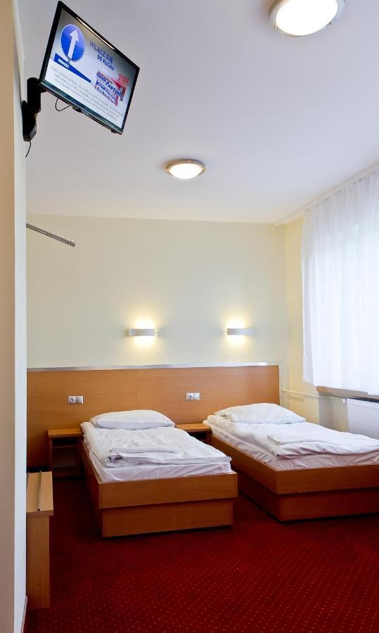 Dom Sportowca Blonie - Mosir Sanok Exterior foto